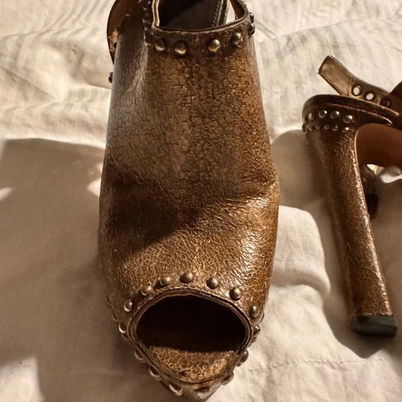 Gorgeous platform Prada studded peep toe shoes - Picture 3 of 6